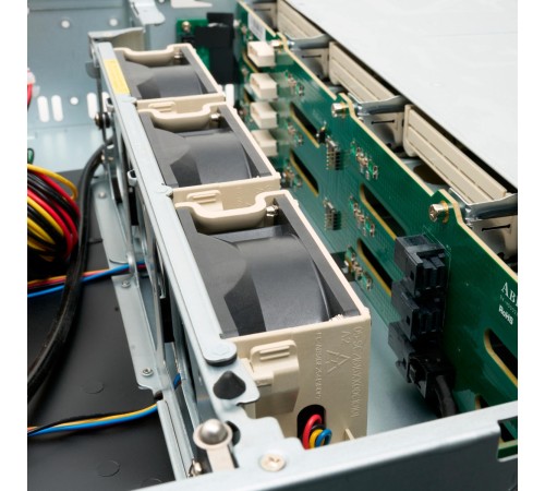 Серверный корпус/ 2U chassis; E-ATX, ATX, Micro-ATX, Mini-ITX MBs; 12 x 3.5'' hs + 2 x 2.5'' hs rear; 800 Wt CRPS(1+1); no rails