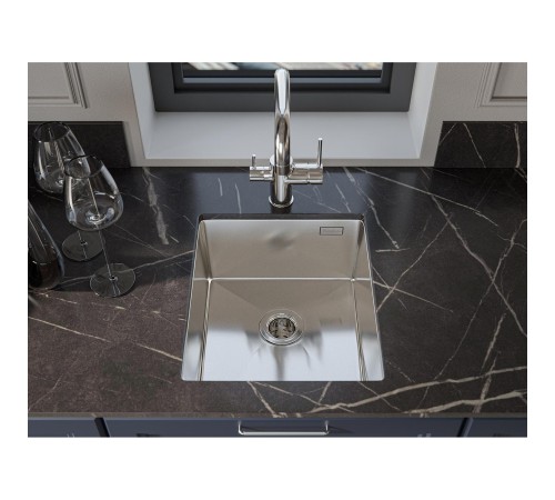 Кухонная мойка RIVELATO Rivelato Rinox 3844 UN Мойка нерж.сталь 1 чаша 380*440*200 мм, монтаж: универсальный, материал: нержавеющая сталь, цвет: нержавеющая сталь