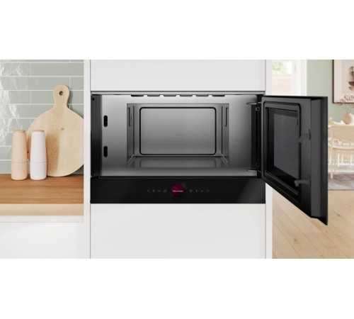 Встраиваемые микроволновые печи BOSCH Accent line. 900Вт, 5 режимов, инвертер, 21 л, черный, петли справа
