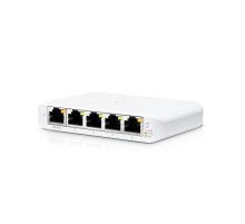 Коммутатор/ Compact, 5-port, Layer 2 switch that can be powered with PoE or a 5V USB-C adapter
