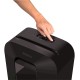 Шредер Fellowes® Powershred® LX70, DIN P-4, 4х37мм, 11 лст., 18 лтр., уничт.: скрепки,скобы,карты Шредер Fellowes® Powershred® LX70