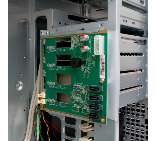 Серверный корпус/ 4-trays Workstation Chassis 2 x 5.25" drive bays 4 x 3.5" swappable HDD trays; 4-port 6 Gbps SAS/ SATA to SATA HDD; no PSU onboard (AC-PS7500 optional)