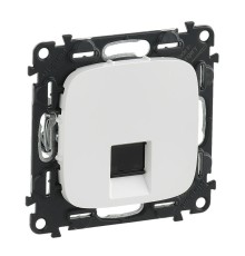 Valena ALLURE. Информационная розетка одиночная RJ45 Кат. 5е UTP. С лицевой панелью. Белая