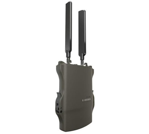 Точка доступа MikroTik NetMetal ac2 (Four core 716MHz CPU, 256MB RAM, 1xGigabit LAN, 1xSFP cage, 1xUSB, built-in 5Ghz 802.11ac 2x2 wireless with two RP-SMA connectors, built-in 2.4Ghz 802.11ac 2x2 wireless with two