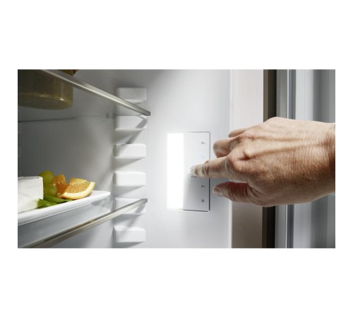 Встраиваемый холодильник Liebherr/ Pure, высота 82-88 см, door-on-door, с морозильным отделением, сенсорная электроника внутри камеры.