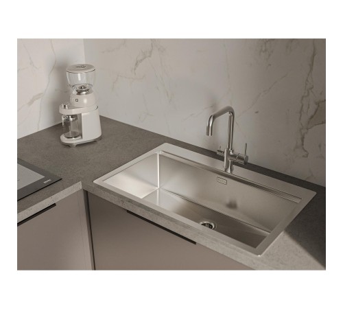Кухонная мойка RIVELATO Rivelato Rinox 8050 Мойка нерж.сталь 1 чаши 800*500*200 мм в комплекте (доска, коландер, рол мат), монтаж: врезной, материал: нержавеющая сталь, цвет: нержавеющая сталь Кухонная мойка RIVELATO Rivelato Rinox 8050 Мойка нерж.сталь 1 чаши 800*500*200 мм в комплекте (доска, коландер, рол мат), монтаж: врезной, материал: нержавеющая сталь, цвет: нержавеющая сталь