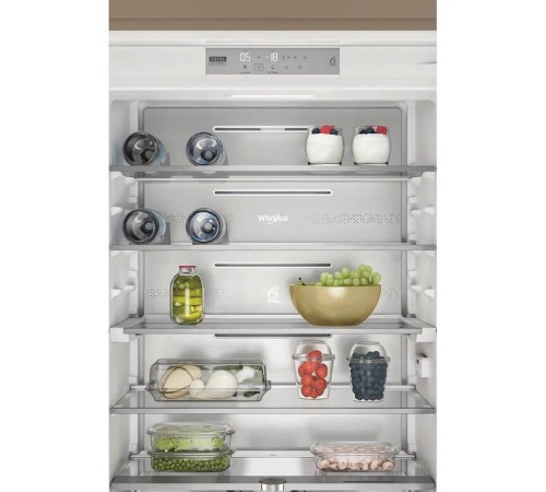 Встраиваемые холодильники Whirlpool 70 см, 193.5х54.3х69 см, 295/99 л, инверторный компрессор, автоматическая разморозка, зона свежести влажная, сенсорное управление, технология 6 SMYSL FreshControl, MultiFlow, FreezeControl, перенавешиваемые дверцы, скол