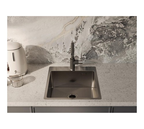 Кухонная мойка RIVELATO Rivelato Rinox 4450 PVD black Мойка нерж.сталь 1 чаша 440*500*200 мм, монтаж: врезной, материал: нержавеющая сталь, цвет: черный Кухонная мойка RIVELATO Rivelato Rinox 4450 PVD black Мойка нерж.сталь 1 чаша 440*500*200 мм, монтаж: врезной, материал: нержавеющая сталь, цвет: черный