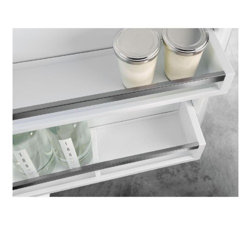 Встраиваемые холодильники Liebherr/ EIGER, ниша 178, Plus, BioFresh, МК SmartFrost, 2 контейнера, door-on-door Встраиваемые холодильники Liebherr/ EIGER, ниша 178, Plus, BioFresh, МК SmartFrost, 2 контейнера, door-on-door