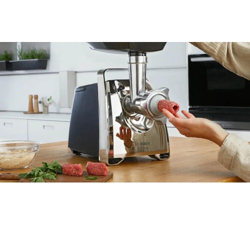 Мясорубка BOSCH/ Мясорубка 700Вт, 3.5 кг/мин, реверс, насадки: шинковка, кеббе, колбас Мясорубка BOSCH/ Мясорубка 700Вт, 3.5 кг/мин, реверс, насадки: шинковка, кеббе, колбас