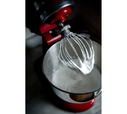 Настольный миксер KitchenAid Настольный миксер с откидным блоком Artisan 4.8 л, карамельное яблоко Настольный миксер KitchenAid Настольный миксер с откидным блоком Artisan 4.8 л, карамельное яблоко