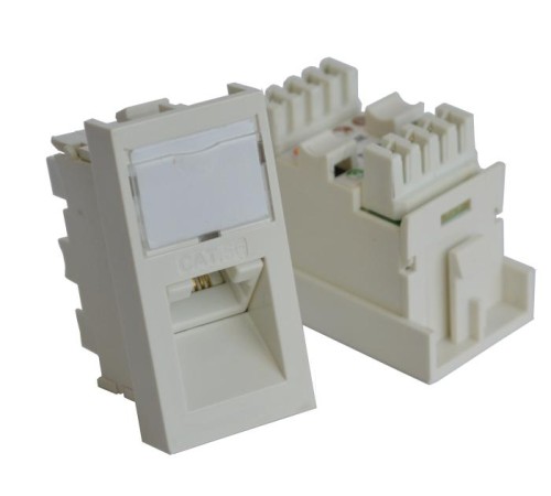 Вставка RJ-45 UTP Cat.5E, 22.5x45 мм угловая, с маркировкой, белая Вставка RJ-45 UTP Cat.5E, 22.5x45 мм угловая, с маркировкой, белая