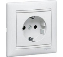 Розетка Valena розетка 2К+З со шторками /бел.